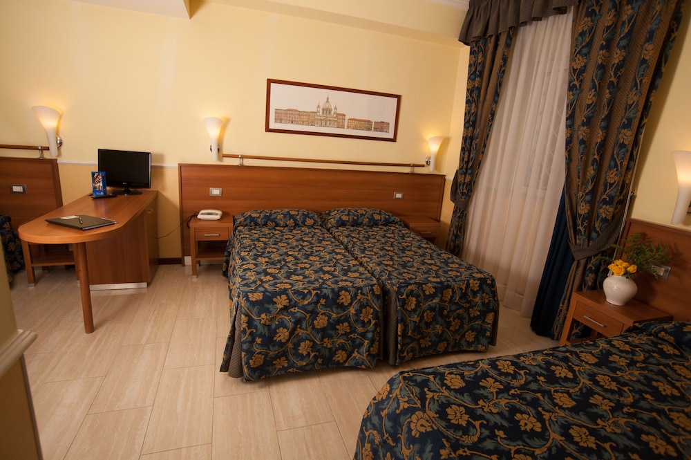 Hotel Windrose — Hotel rooms in Rome, Lazio