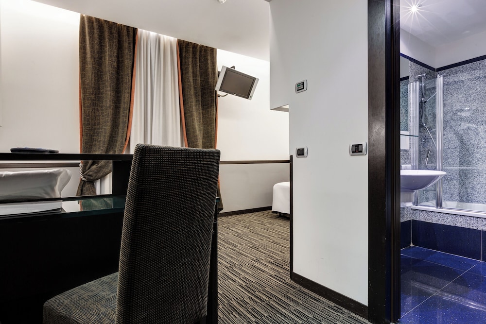 Best Western Plus Hotel Universo — Hotel rooms in Rome, Lazio
