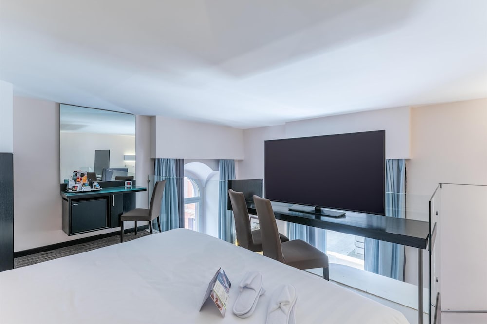 Best Western Plus Hotel Universo — Hotel rooms in Rome, Lazio