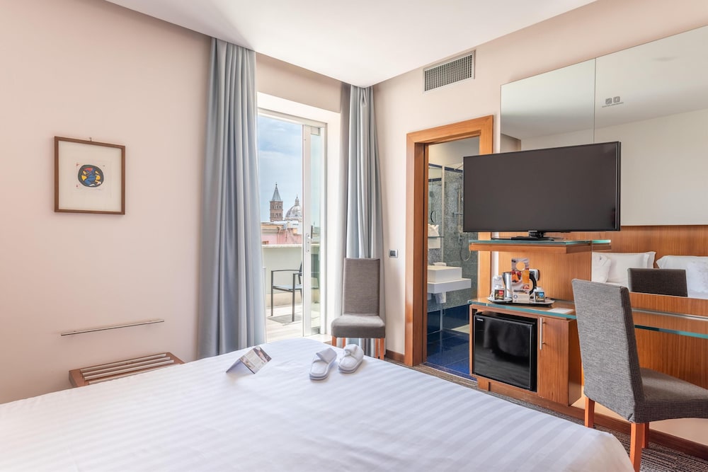Best Western Plus Hotel Universo — Hotel rooms in Rome, Lazio