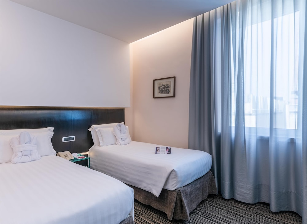 Best Western Plus Hotel Universo — Hotel rooms in Rome, Lazio