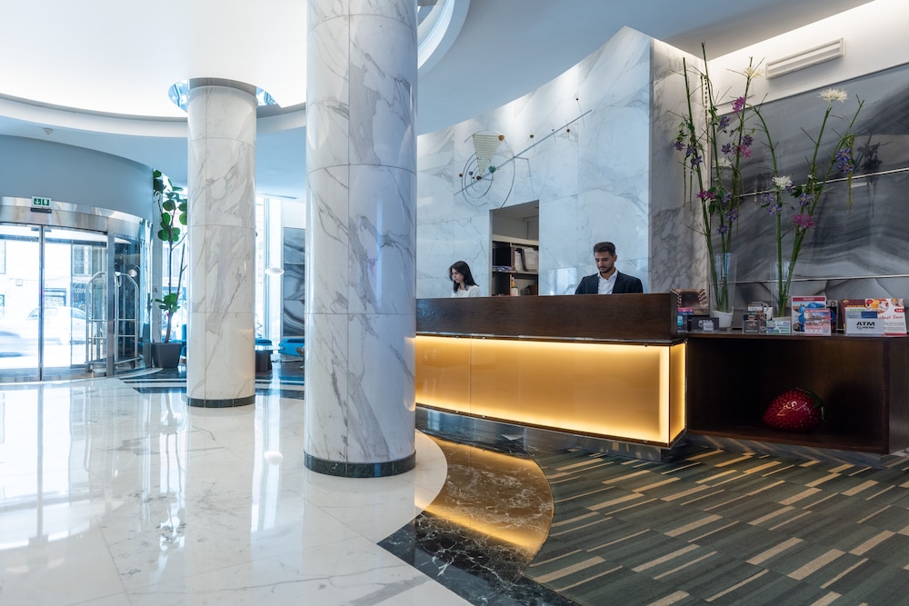 Best Western Plus Hotel Universo — Hotel building in Rome, Lazio