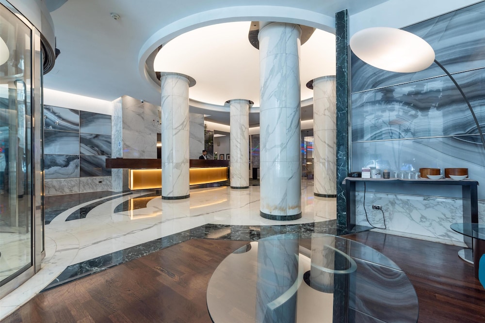 Best Western Plus Hotel Universo — Hotel building in Rome, Lazio