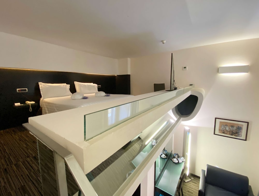 Best Western Plus Hotel Universo — Hotel rooms in Rome, Lazio