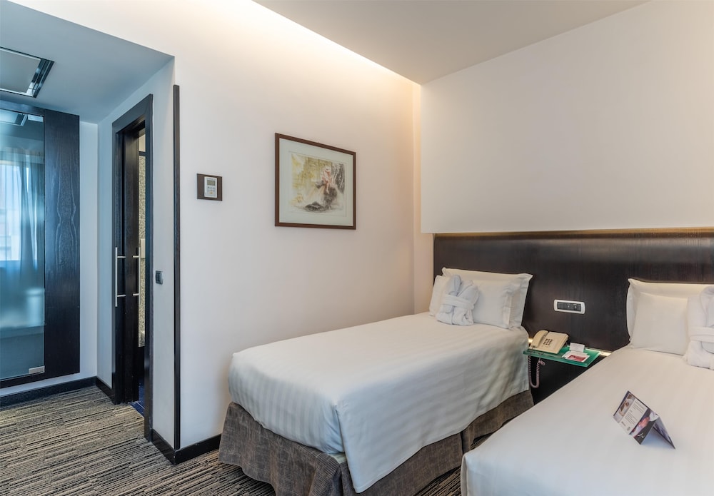 Best Western Plus Hotel Universo — Hotel rooms in Rome, Lazio