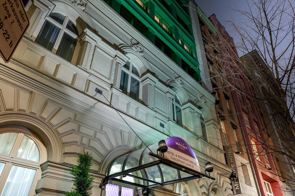 Mercure Hotel & Residenz Checkpoint Charlie — Hotel building in Berlin, Berlin