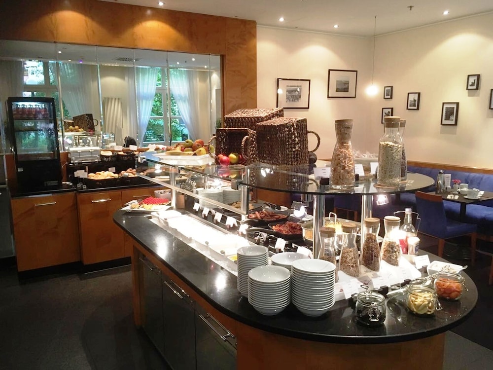 Mercure Hotel & Residenz Checkpoint Charlie — Restaurant & bars in Berlin, Berlin