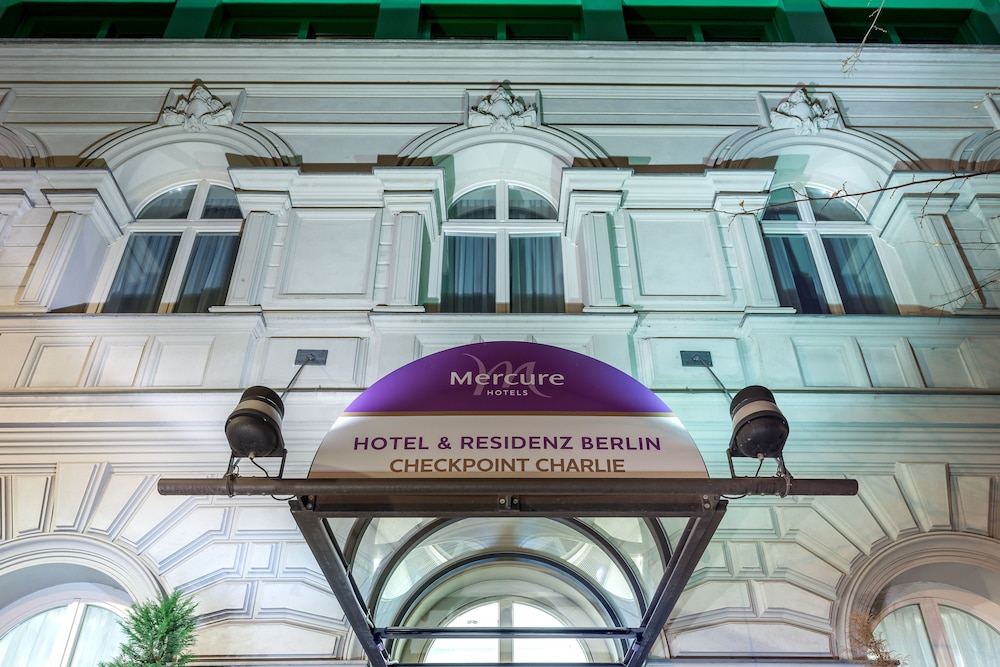 Mercure Hotel & Residenz Checkpoint Charlie — Hotel building in Berlin, Berlin