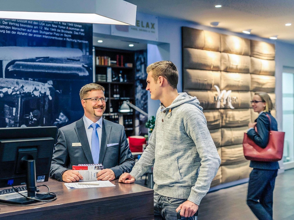Mercure Hotel & Residenz Checkpoint Charlie — Hotel building in Berlin, Berlin