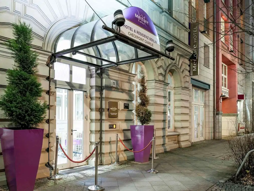 Mercure Hotel & Residenz Checkpoint Charlie — Hotel building in Berlin, Berlin