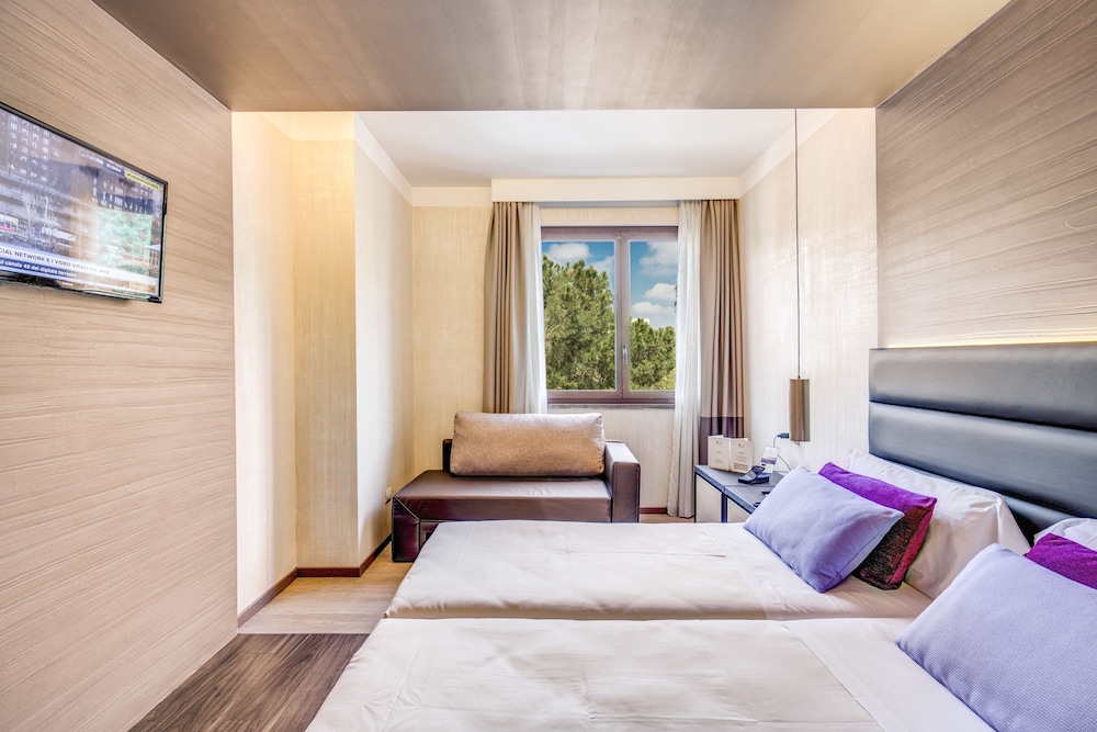 Warmthotel — Hotel rooms in Rome, Lazio