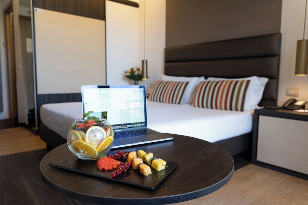 Warmthotel — Hotel rooms in Rome, Lazio