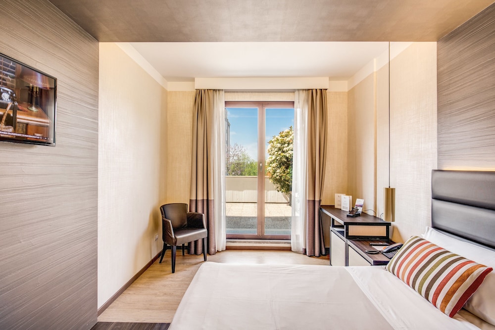 Warmthotel — Hotel rooms in Rome, Lazio