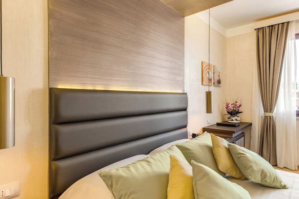 Warmthotel — Hotel rooms in Rome, Lazio