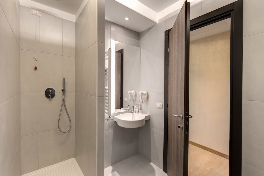 Warmthotel — Hotel rooms in Rome, Lazio