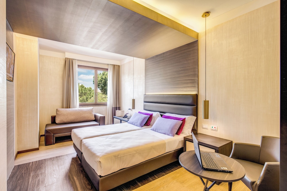 Warmthotel — Hotel rooms in Rome, Lazio