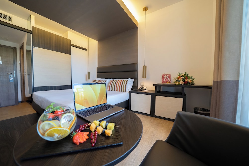 Warmthotel — Hotel rooms in Rome, Lazio