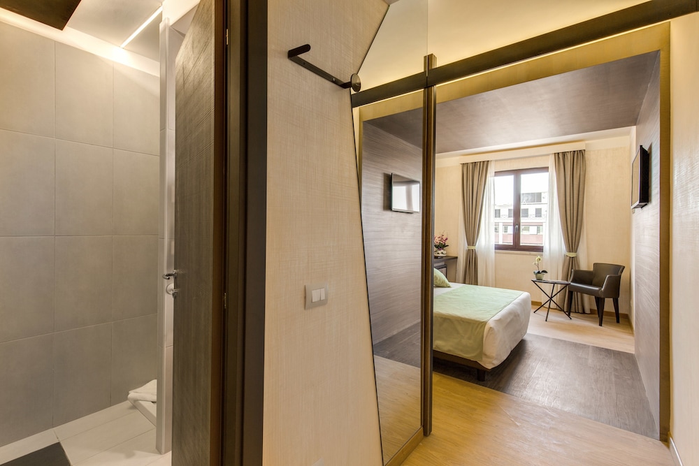 Warmthotel — Hotel rooms in Rome, Lazio