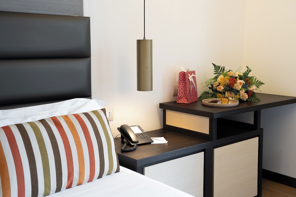 Warmthotel — Hotel rooms in Rome, Lazio