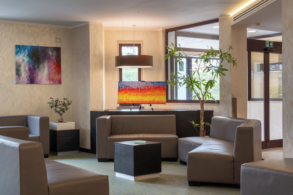Warmthotel — Hotel building in Rome, Lazio