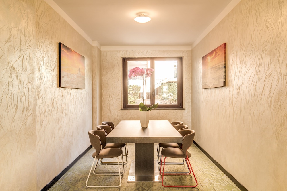 Warmthotel — Restaurant & bars in Rome, Lazio