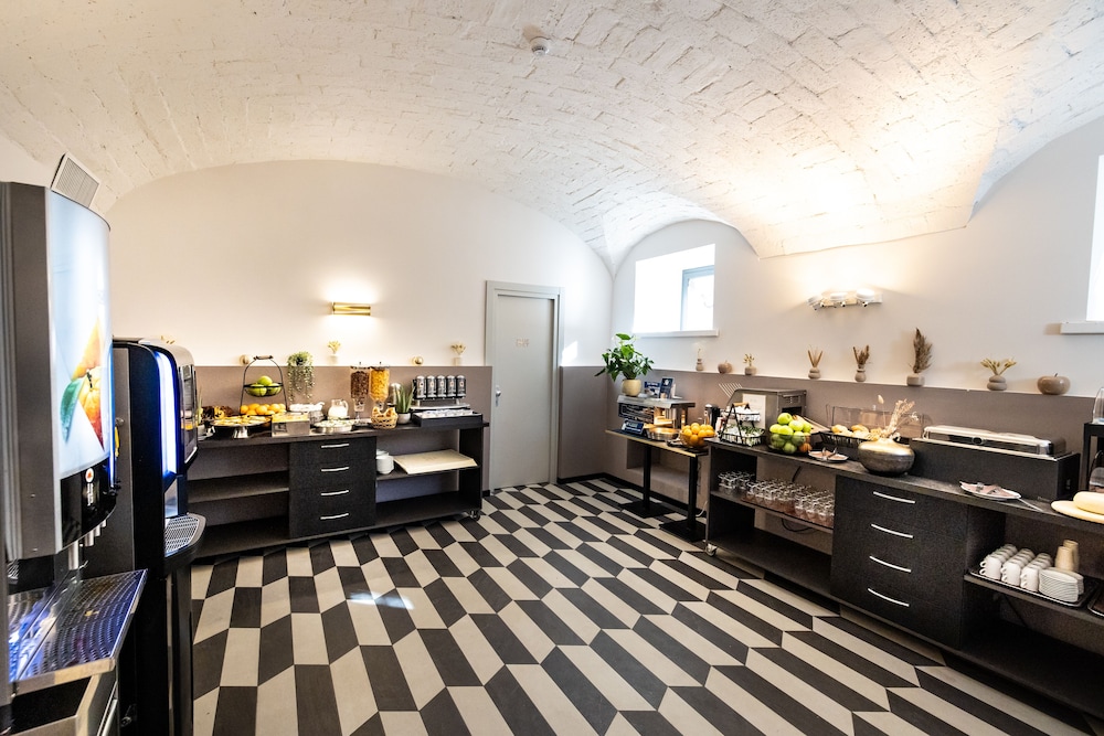 The Cross Hotel — Restaurant & bars in Rome, Lazio