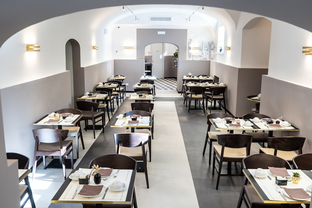 The Cross Hotel — Restaurant & bars in Rome, Lazio