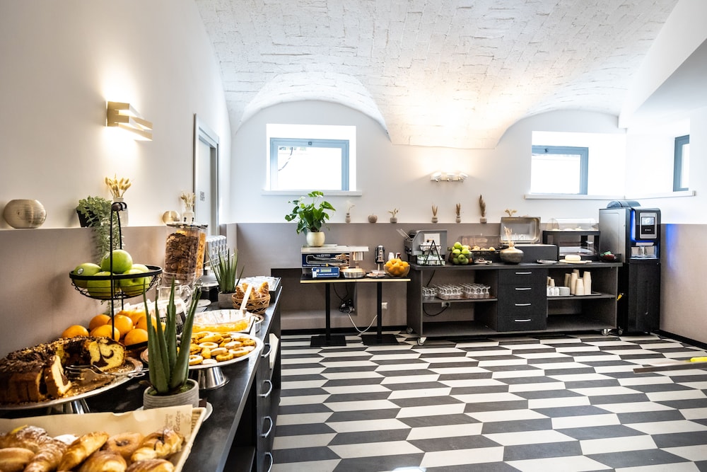 The Cross Hotel — Restaurant & bars in Rome, Lazio