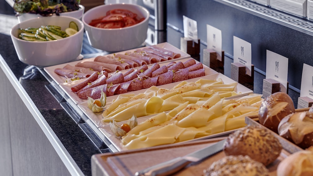 Holiday Inn Express Berlin City Centre by IHG — Restaurant & bars in Berlin, Berlin