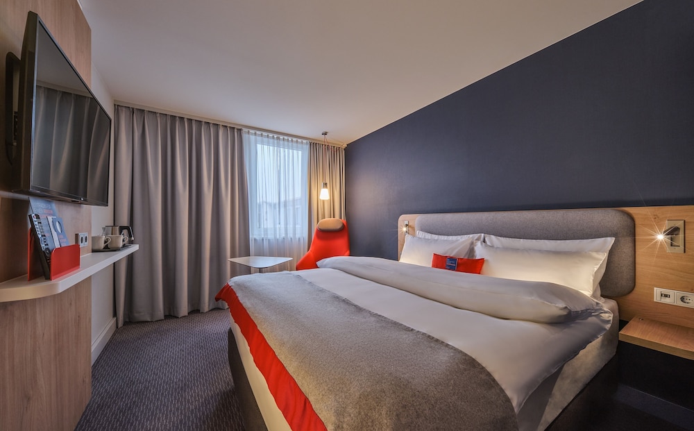 Holiday Inn Express Berlin City Centre by IHG — Hotel rooms in Berlin, Berlin