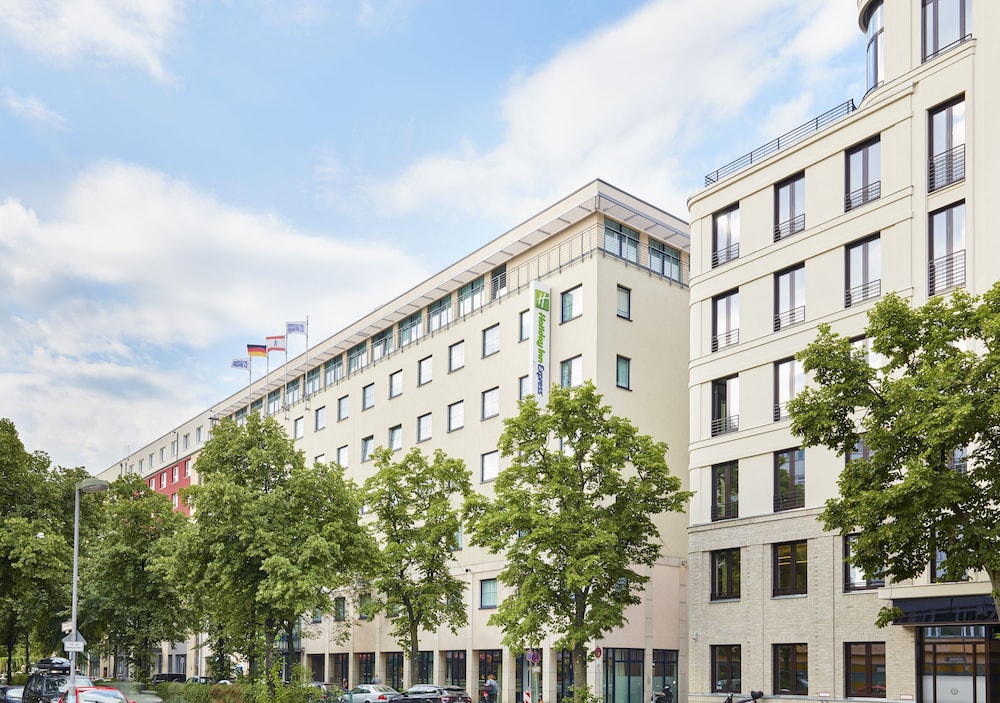 Holiday Inn Express Berlin City Centre by IHG — Hotel building in Berlin, Berlin