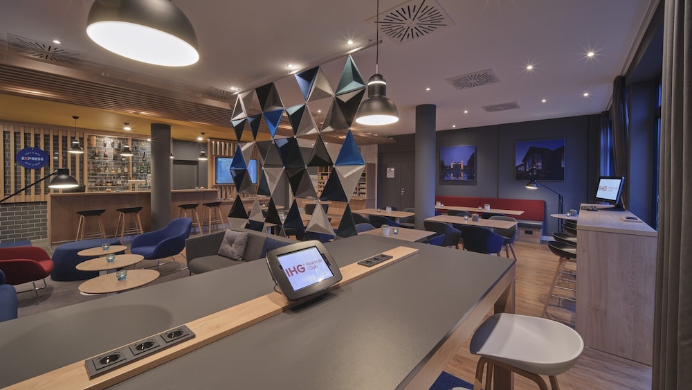 Holiday Inn Express Berlin City Centre by IHG — Restaurant & bars in Berlin, Berlin