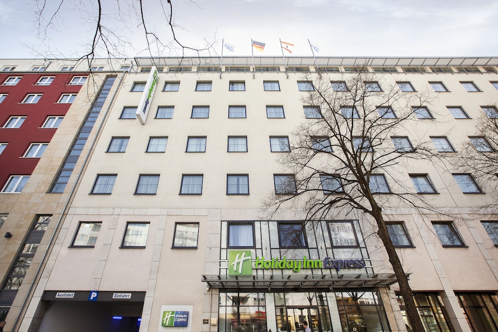 Holiday Inn Express Berlin City Centre by IHG — Hotel building in Berlin, Berlin