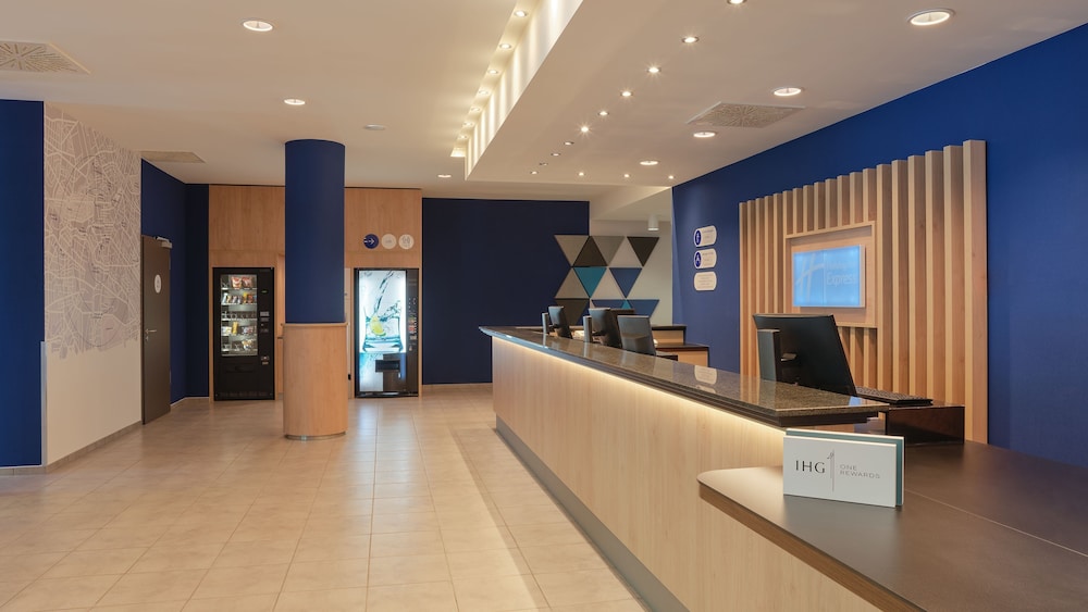 Holiday Inn Express Berlin City Centre by IHG — Hotel building in Berlin, Berlin