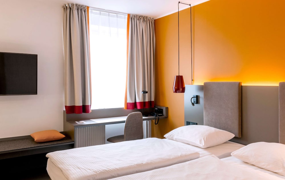 Vienna House Easy by Wyndham Cracow — Hotel rooms in Krakow, Lesser Poland