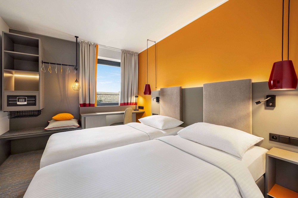 Vienna House Easy by Wyndham Cracow — Hotel rooms in Krakow, Lesser Poland