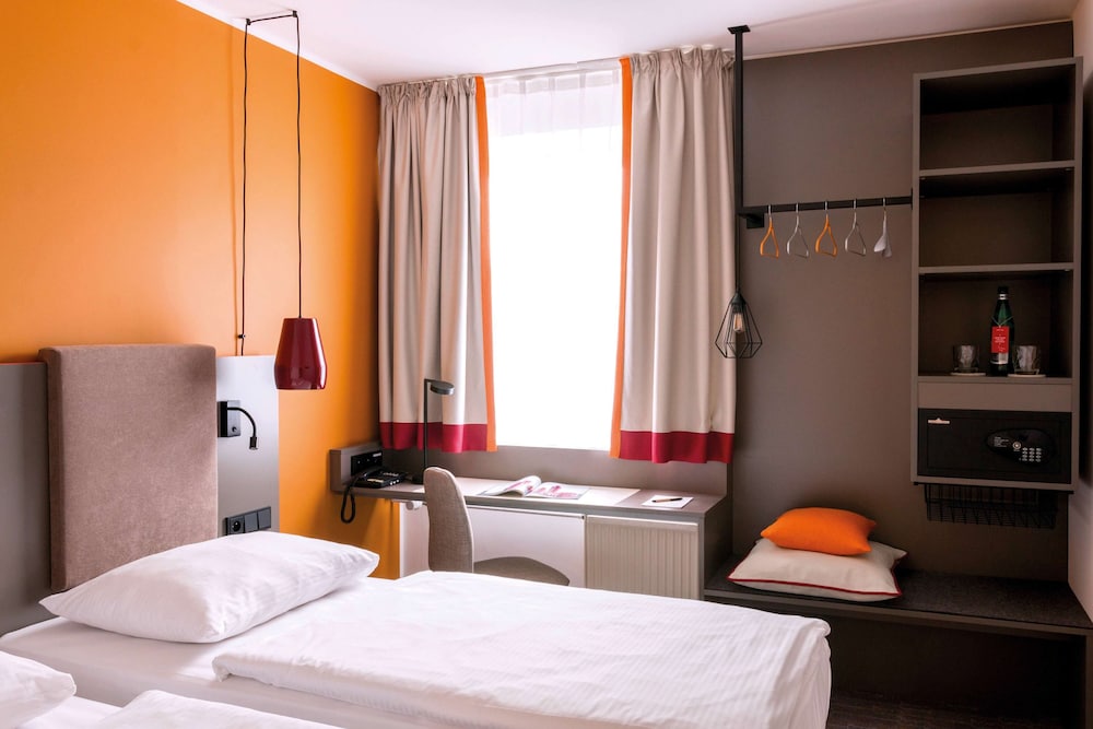 Vienna House Easy by Wyndham Cracow — Hotel rooms in Krakow, Lesser Poland