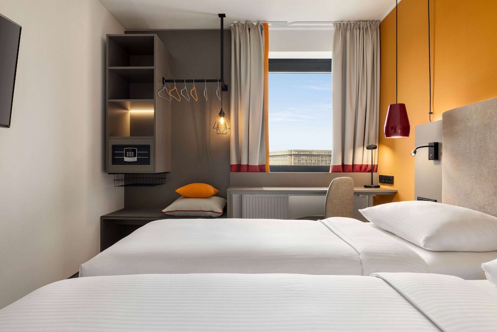 Vienna House Easy by Wyndham Cracow — Hotel rooms in Krakow, Lesser Poland
