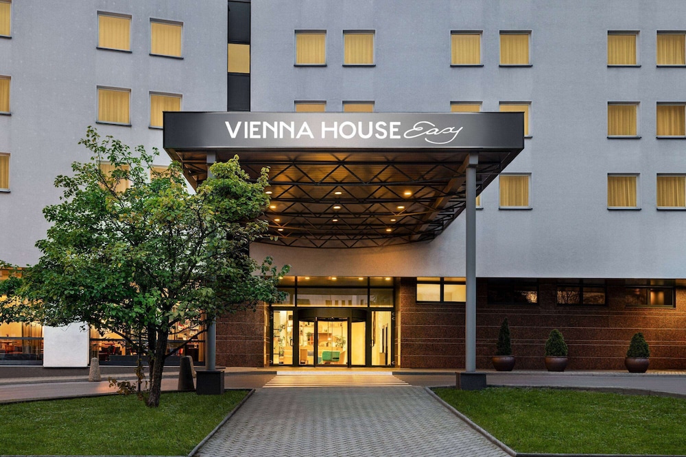 Vienna House Easy by Wyndham Cracow — Hotel building in Krakow, Lesser Poland