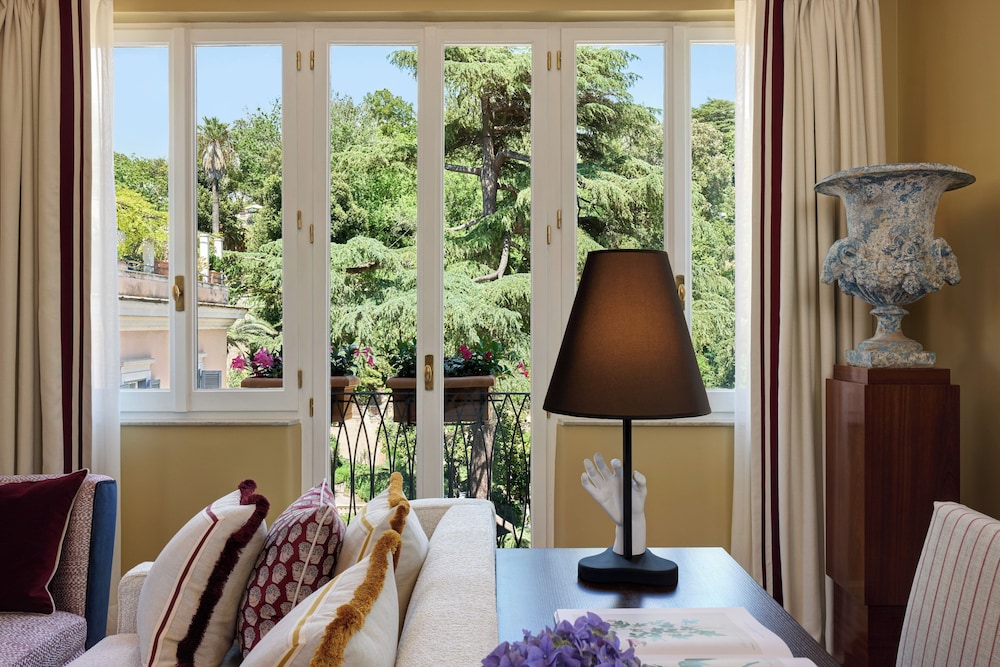 Rocco Forte Hotel De Russie — Hotel rooms in Rome, Lazio
