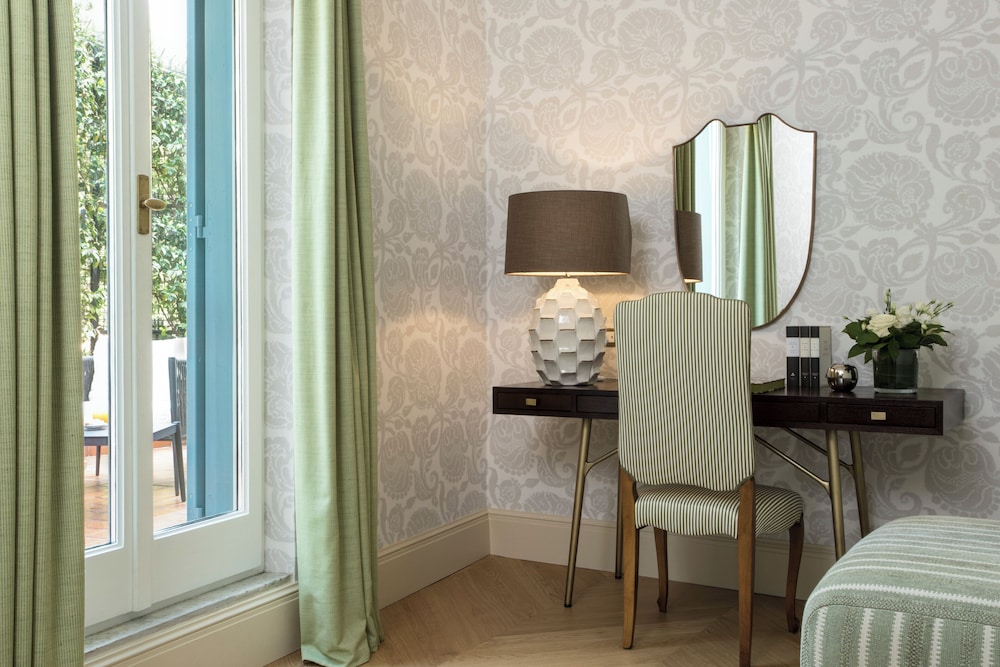 Rocco Forte Hotel De Russie — Hotel rooms in Rome, Lazio
