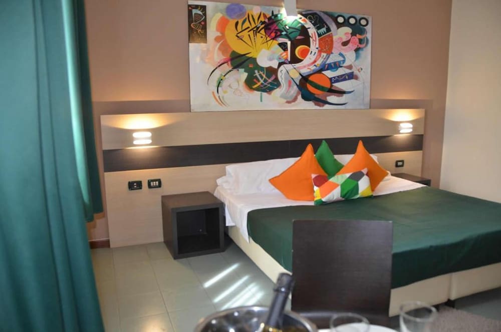Hotel Alba Roma — Hotel rooms in Rome, Lazio