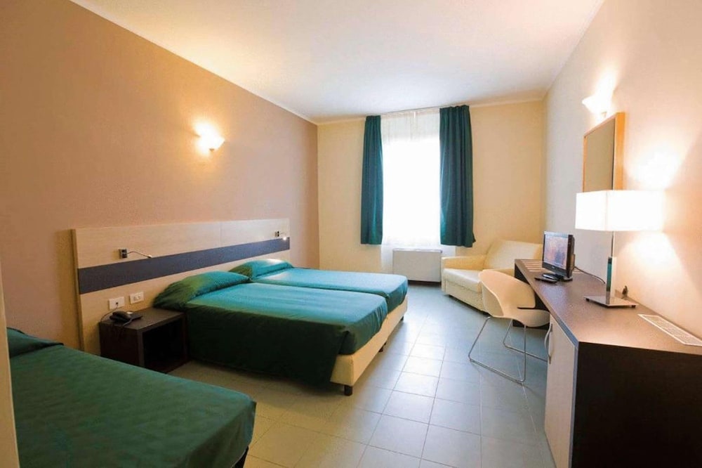 Hotel Alba Roma — Hotel rooms in Rome, Lazio