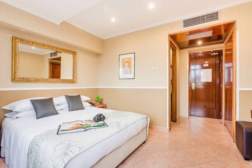 Raeli Hotel Archimede — Hotel rooms in Rome, Lazio