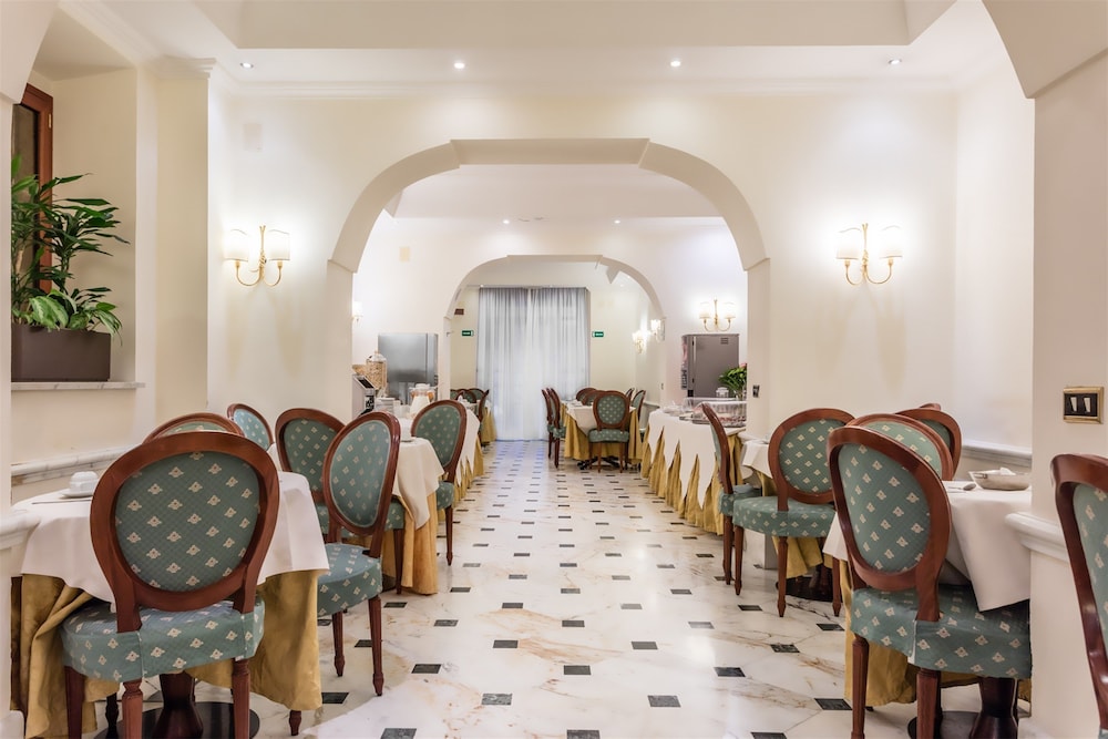 Raeli Hotel Archimede — Restaurant & bars in Rome, Lazio