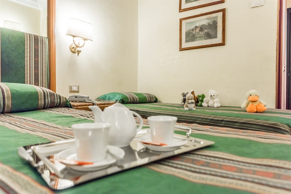 Raeli Hotel Archimede — Hotel rooms in Rome, Lazio