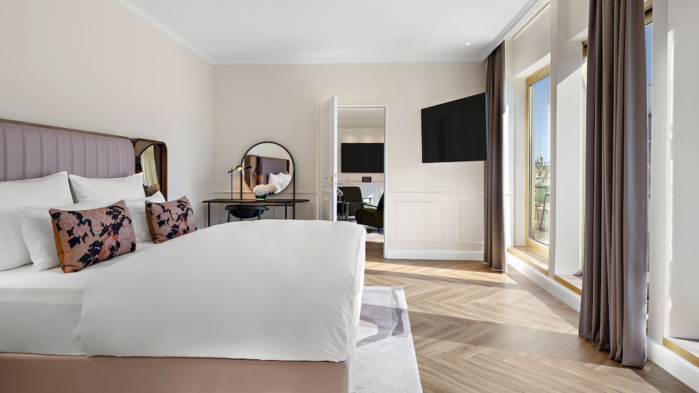 Bristol Berlin Vignette Collection by IHG — Hotel rooms in Berlin, Berlin