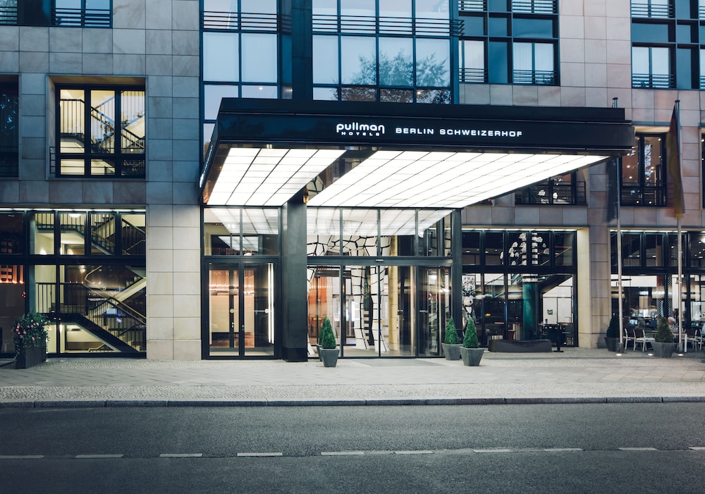 Pullman Berlin Schweizerhof — Hotel building in Berlin, Berlin