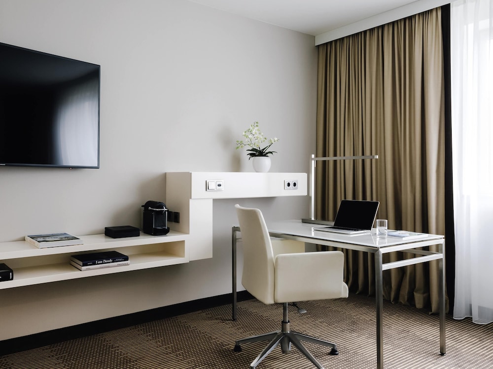Pullman Berlin Schweizerhof — Hotel rooms in Berlin, Berlin