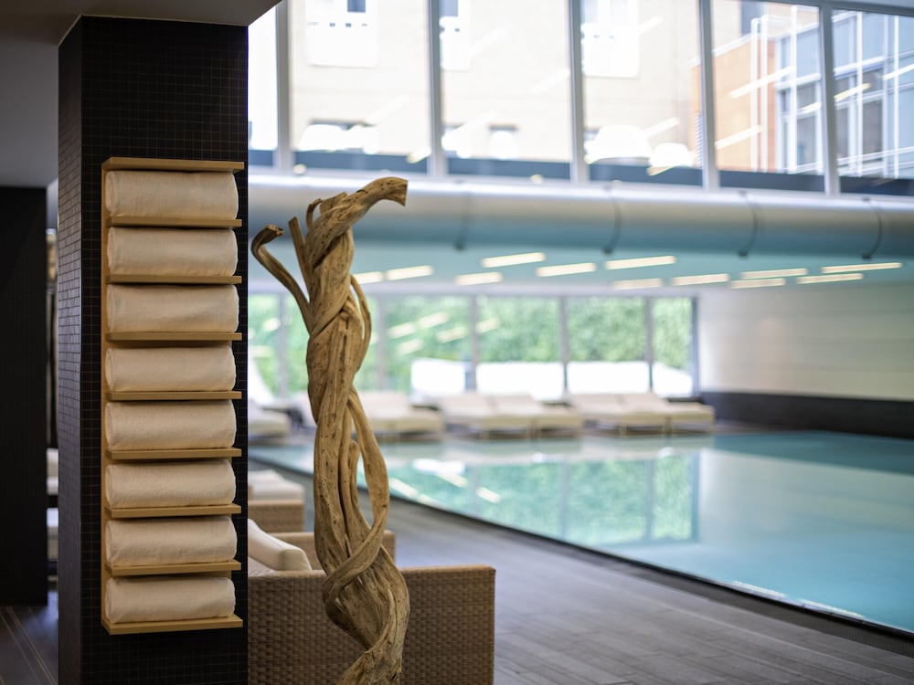 Pullman Berlin Schweizerhof — Swimming pool in Berlin, Berlin